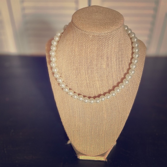 Classic White Pearl Necklace on 19" Chain - Picture 2 of 5